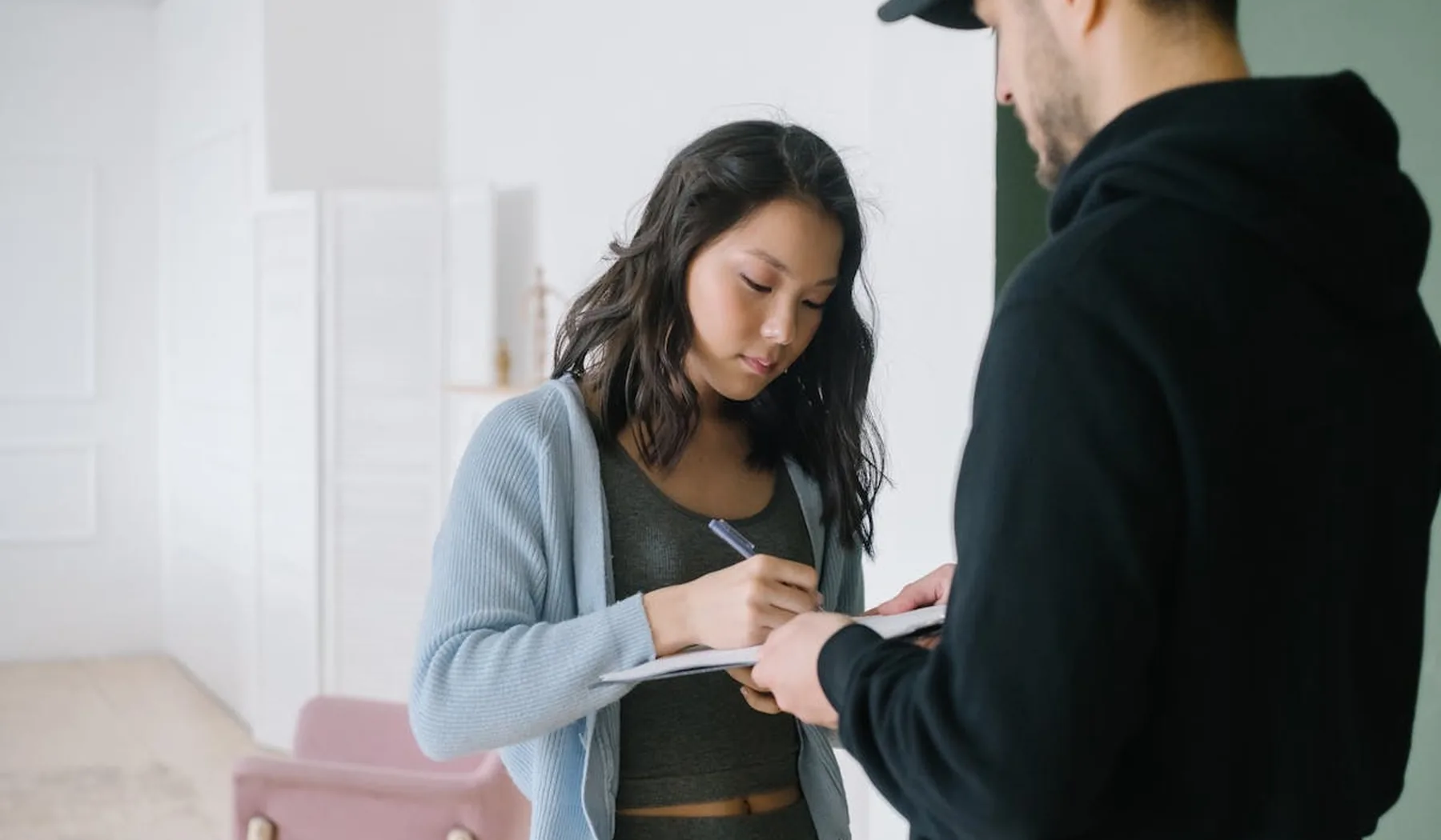 New York process server delivering legal documents